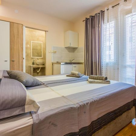 Apartments And Room Art Цриквеница Экстерьер фото