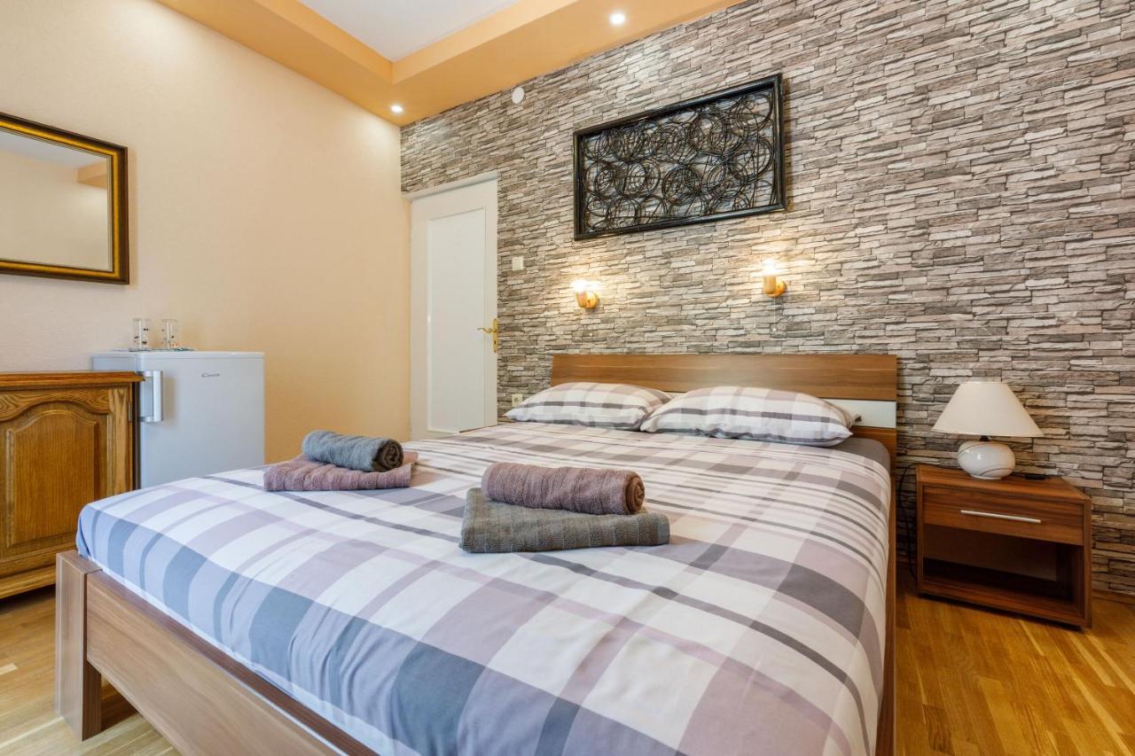 Apartments And Room Art Цриквеница Экстерьер фото