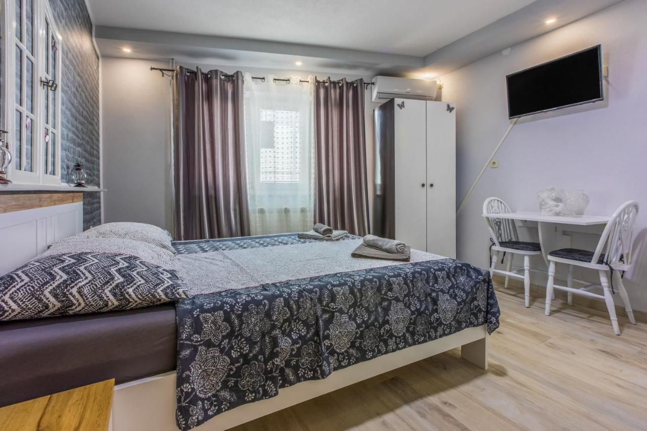 Apartments And Room Art Цриквеница Экстерьер фото