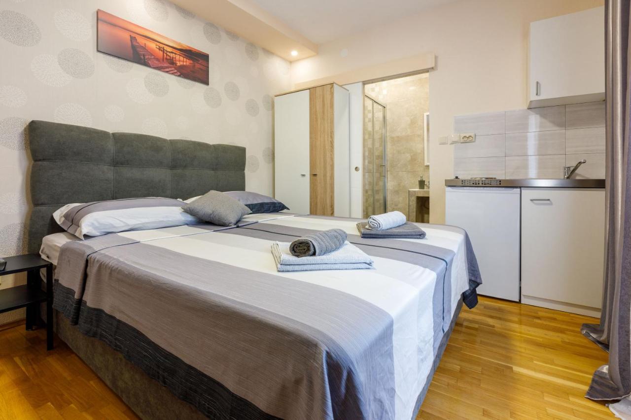 Apartments And Room Art Цриквеница Экстерьер фото