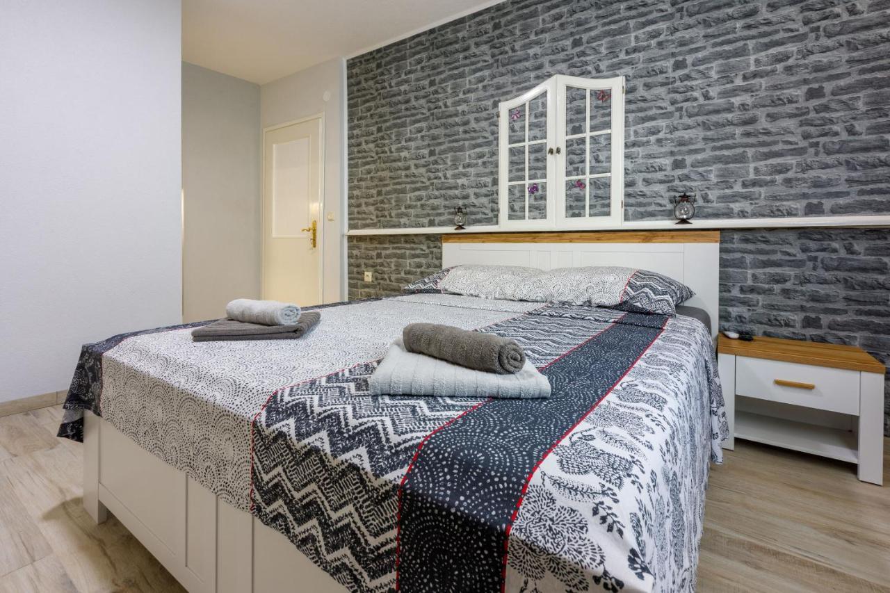 Apartments And Room Art Цриквеница Экстерьер фото