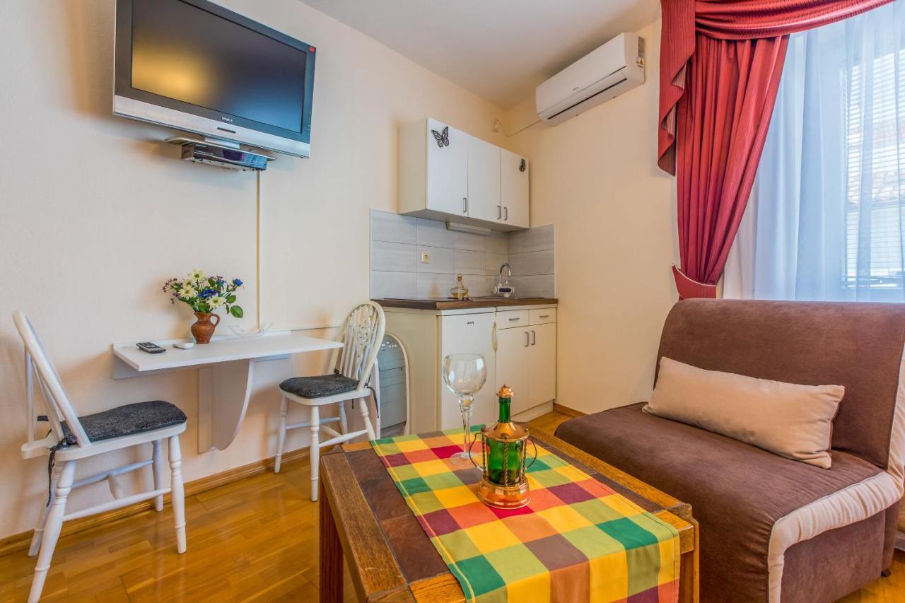 Apartments And Room Art Цриквеница Экстерьер фото