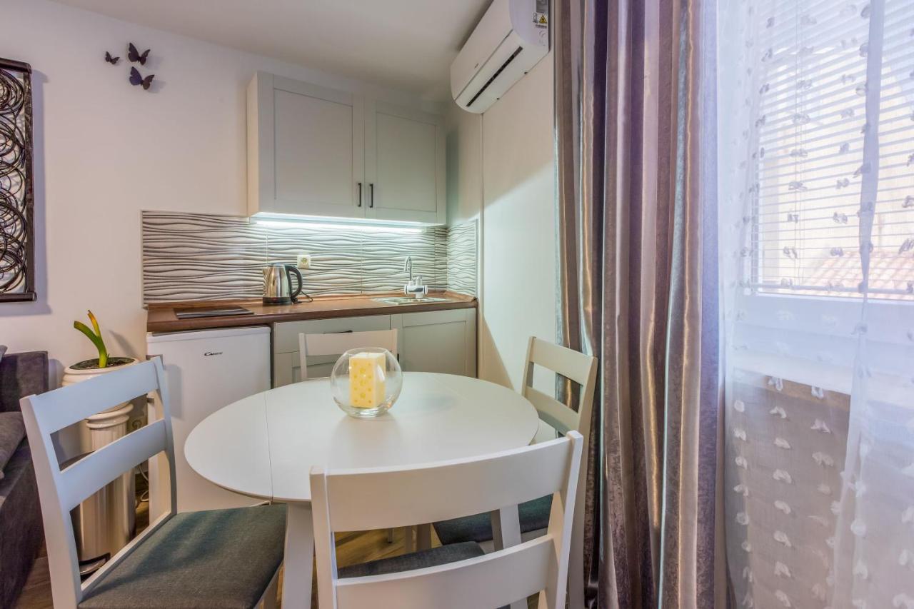 Apartments And Room Art Цриквеница Экстерьер фото